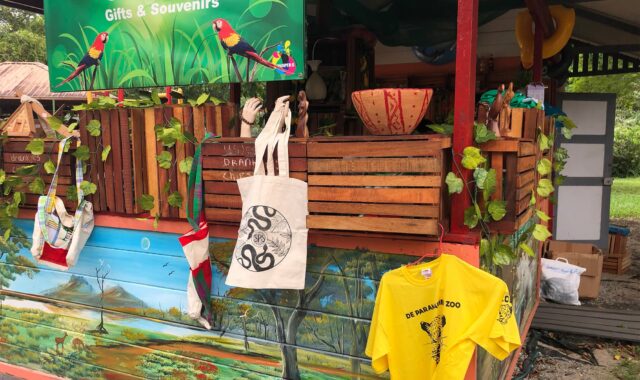 Giftshop paramaribo zoo